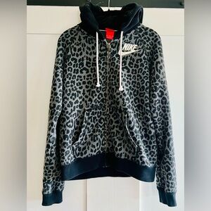 Nike Gray and Black Patterned Zip-Up Hoodie